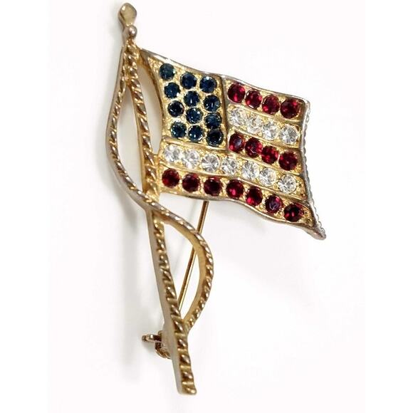 USA Flag Rhinestone Brooch Gold Tone Red White Blue Patriotic Vintage Pin - Picture 1 of 10
